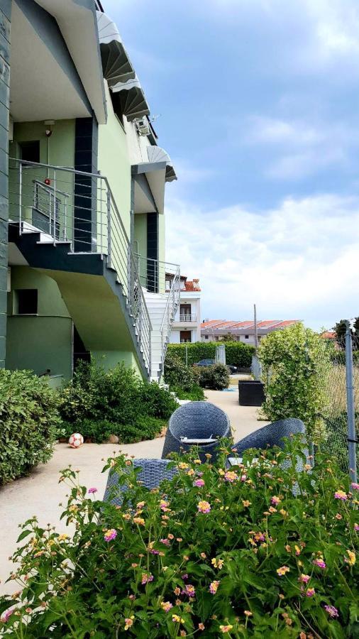 Paramithi Luxury Apartments Нікіті Екстер'єр фото