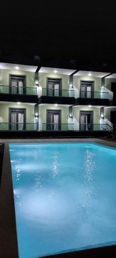 Paramithi Luxury Apartments Нікіті Екстер'єр фото