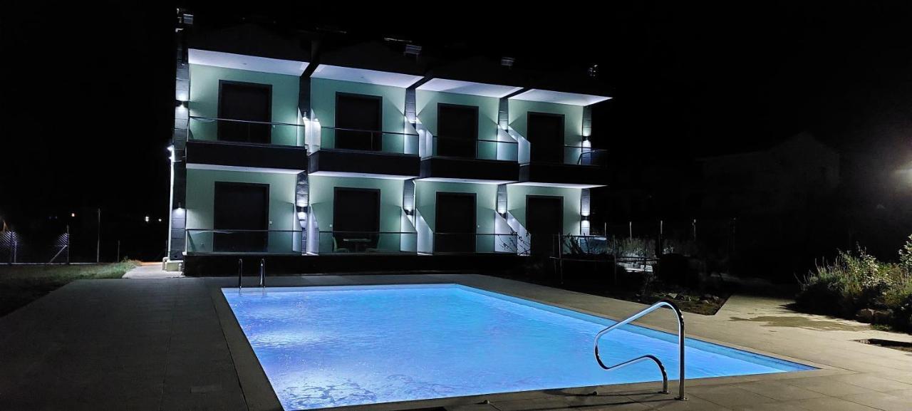 Paramithi Luxury Apartments Нікіті Екстер'єр фото