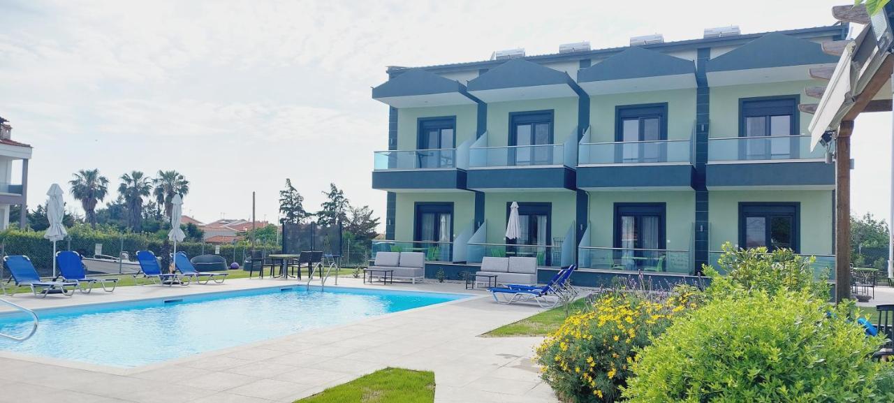 Paramithi Luxury Apartments Нікіті Екстер'єр фото