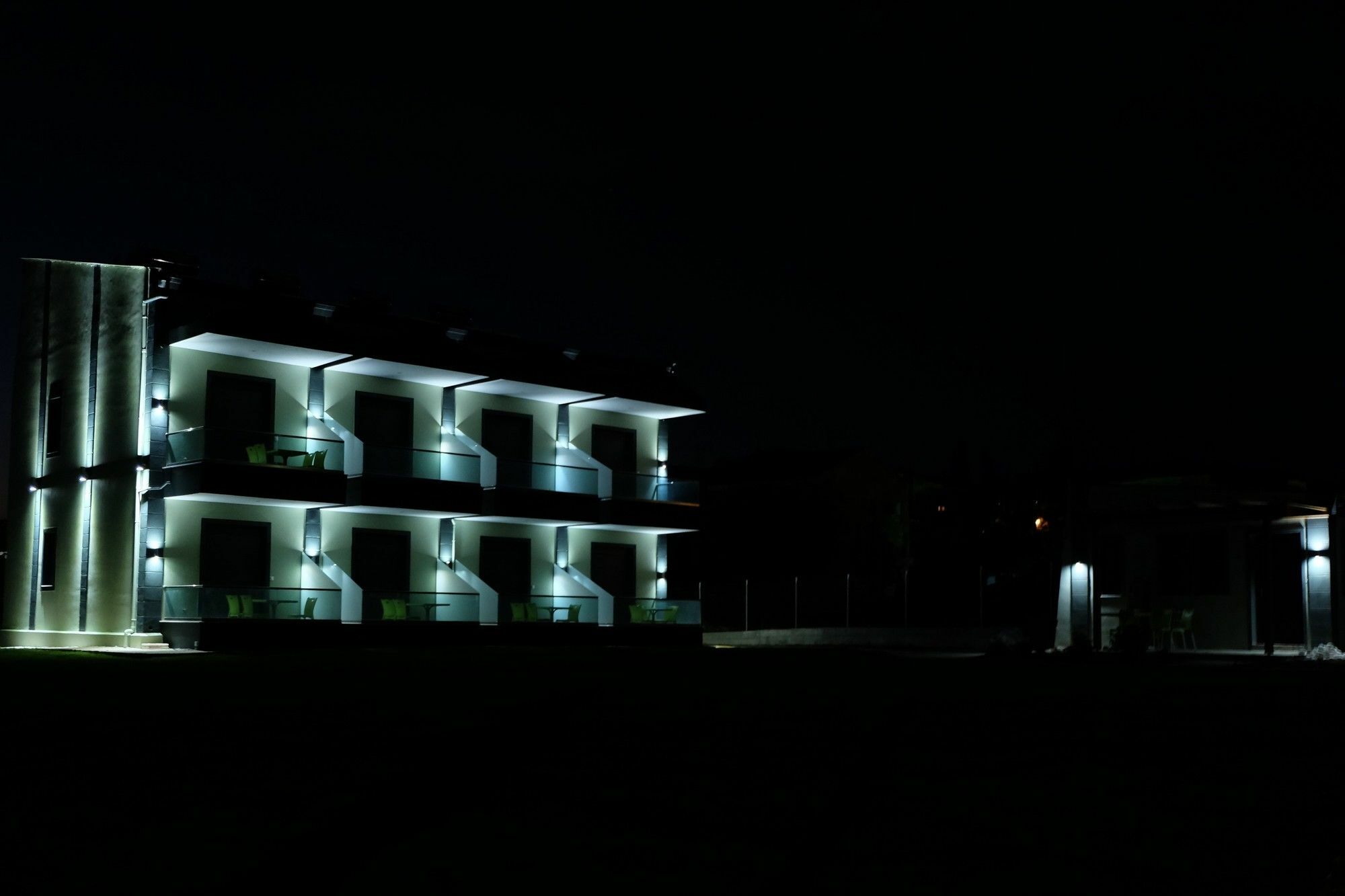 Paramithi Luxury Apartments Нікіті Екстер'єр фото